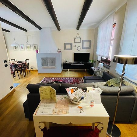 Casa Caroli, Charme E Comfort Nel Cuore Di Alba Buitenkant foto