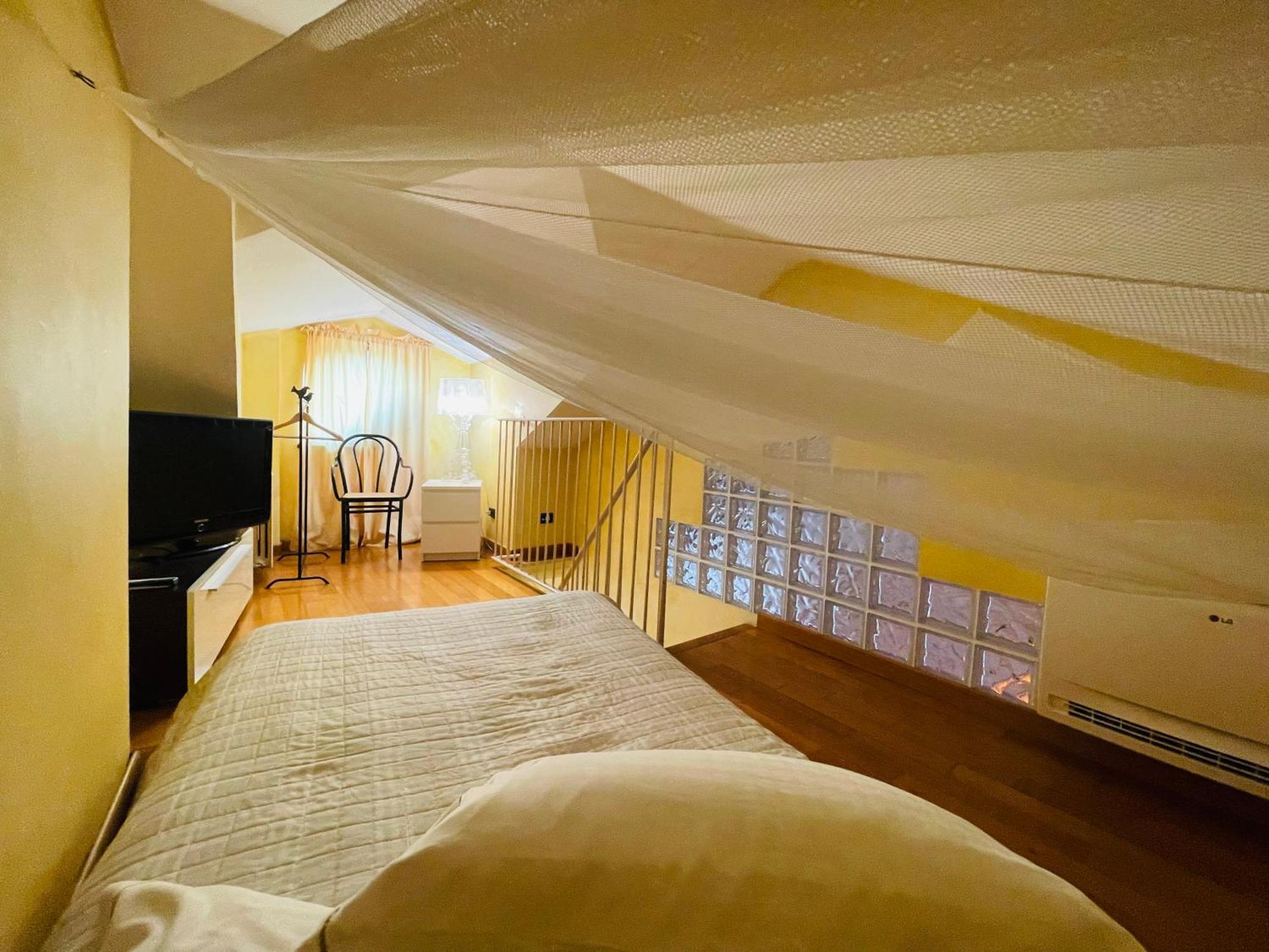 Casa Caroli, Charme E Comfort Nel Cuore Di Alba Buitenkant foto