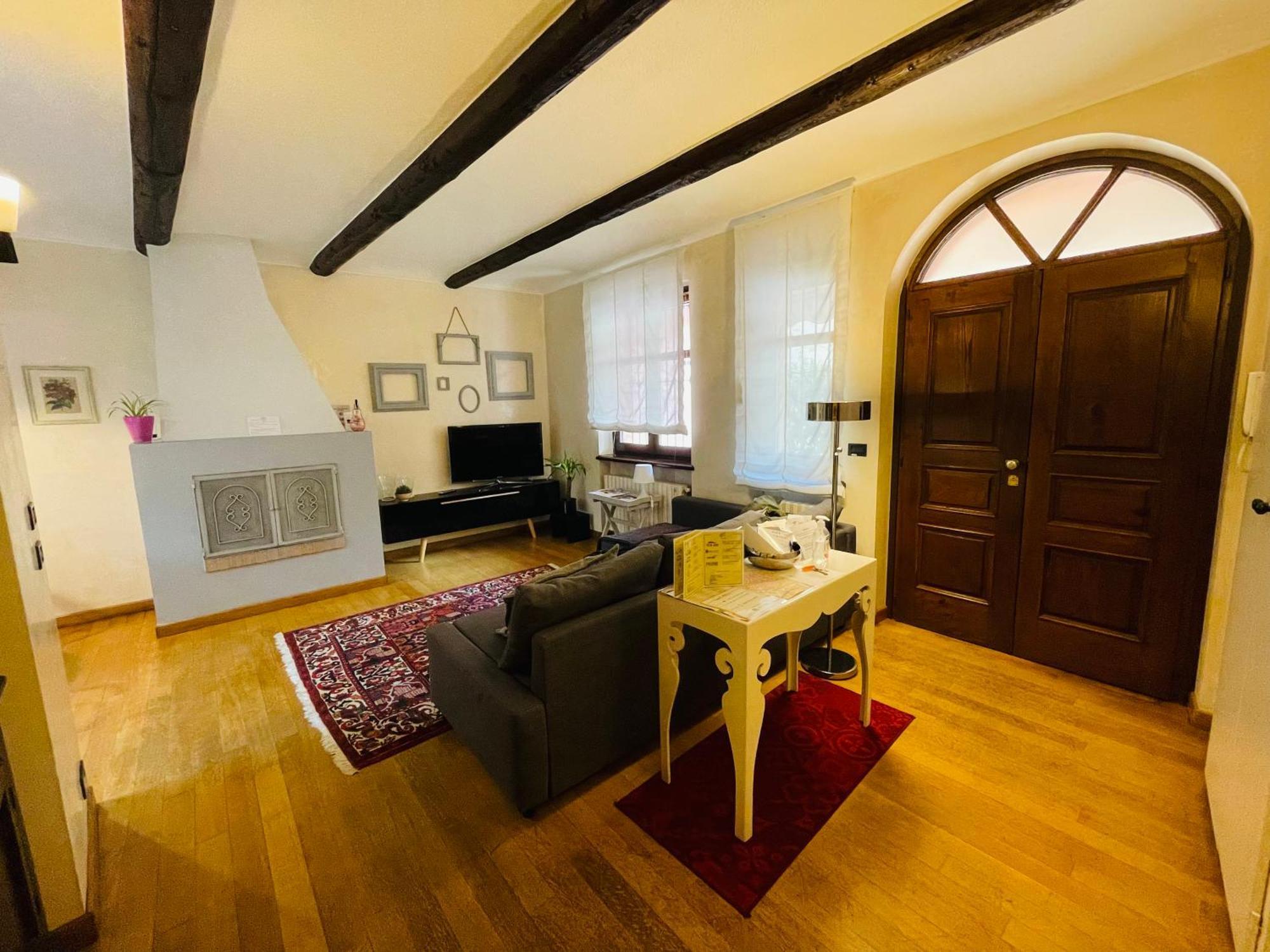 Casa Caroli, Charme E Comfort Nel Cuore Di Alba Buitenkant foto