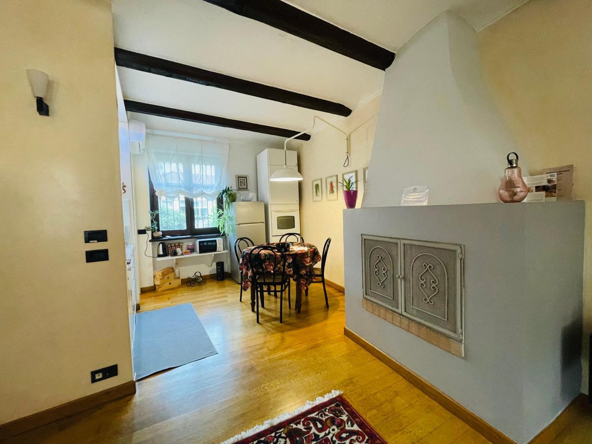 Casa Caroli, Charme E Comfort Nel Cuore Di Alba Buitenkant foto