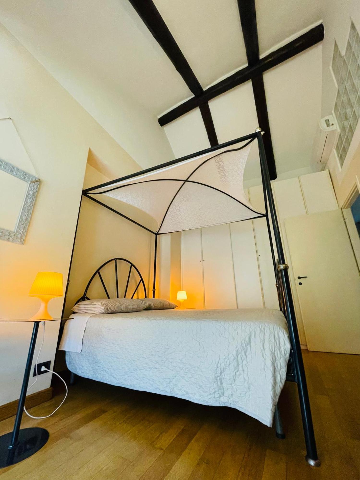 Casa Caroli, Charme E Comfort Nel Cuore Di Alba Buitenkant foto