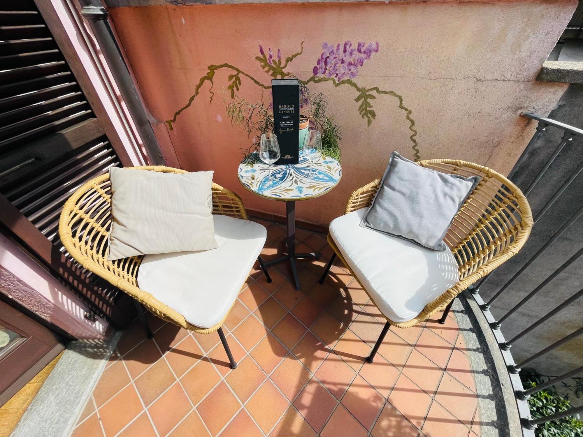 Casa Caroli, Charme E Comfort Nel Cuore Di Alba Buitenkant foto